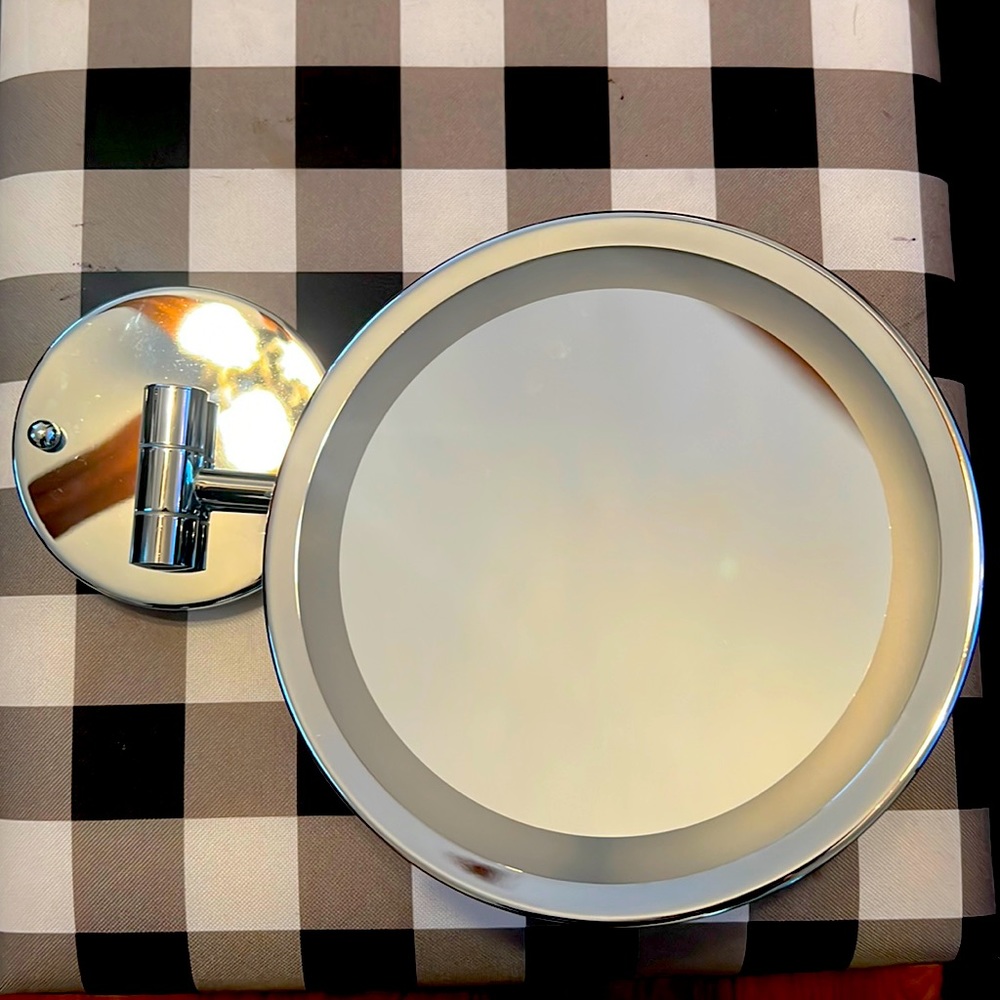 10” Vanity Mirror with Light Ring
